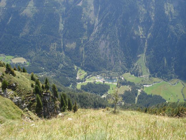 76 Blick zu den Teichen bei der Waldhaeuselalm .JPG